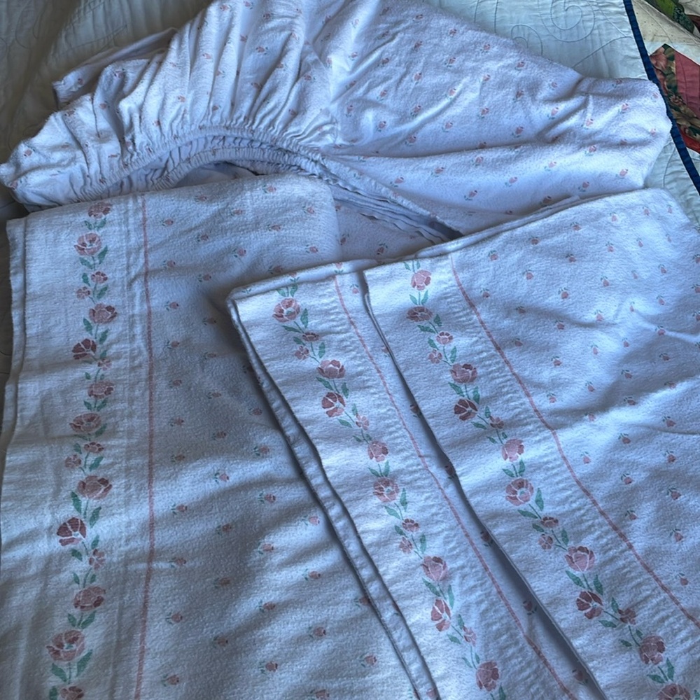 Westpoint Stevens floral flannel sheet set, King